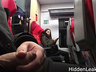 Đèn minute tinh ranh trong xe buýt đối với phụ nữ khác nhau