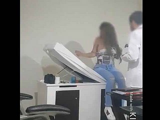 Doctor does not cock a snook at and overage round shacking up his patient